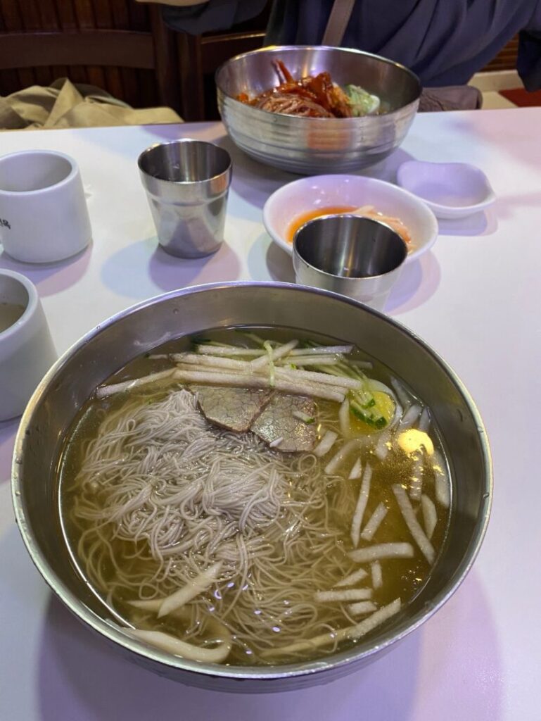 明洞咸興麺屋で食べたい冷麺